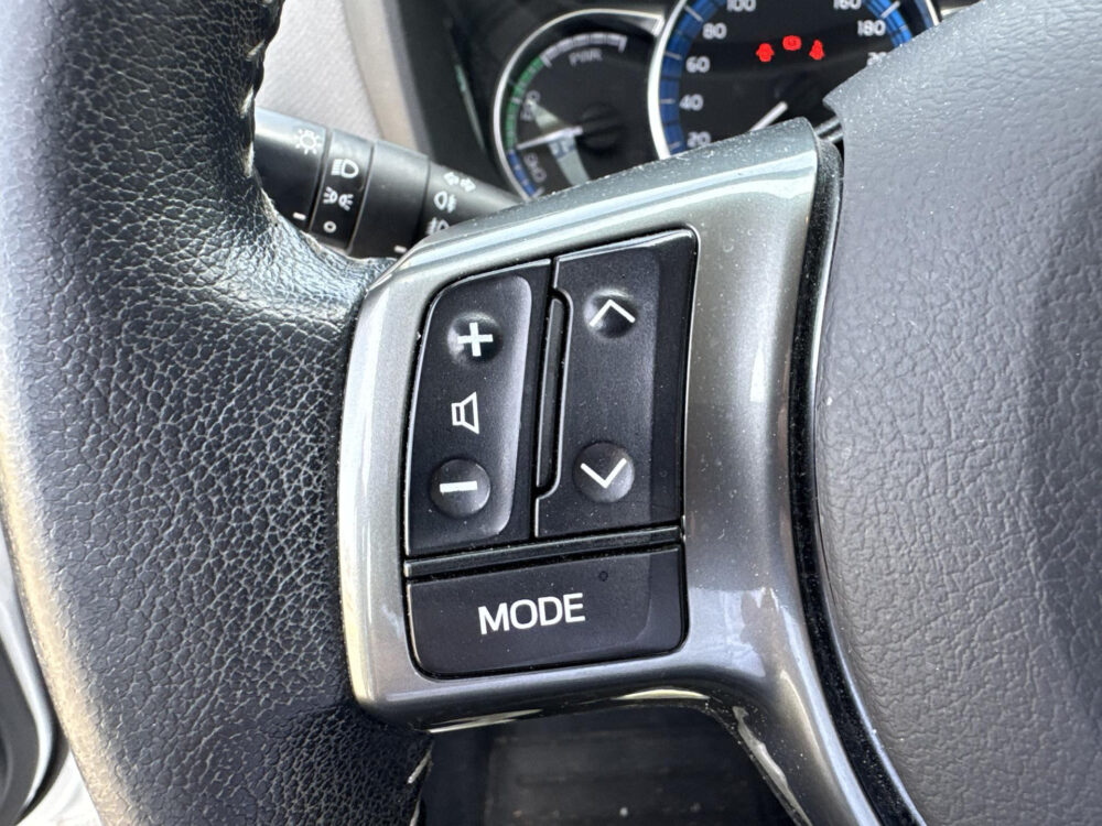 Toyota Yaris 1.5 Hybrid Trend Hybrid  Automaat Trekhaak Allweather Navigatie ECC Airco Cruise Control