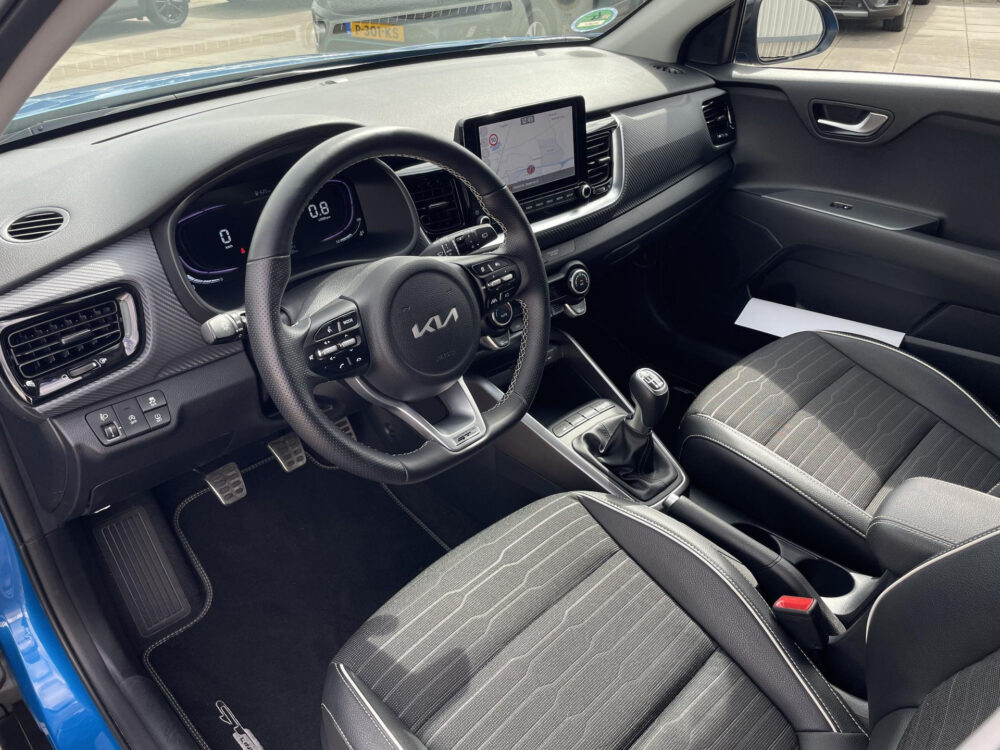 56135680-kia-stonic-1-0-t-gdi-mhev-gt-line-carplay-camera-climate-2025