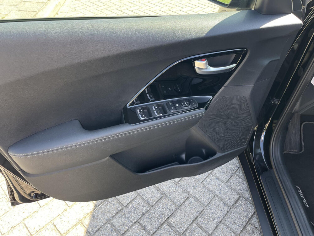 56169094-kia-niro-1-6-gdi-hybrid-dynamicplusline-stoel-stuur-verwarming-adaptieve-cruise-achteruitrijcamera-2021