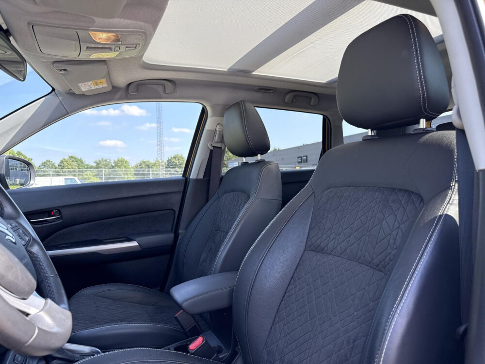 56223524-suzuki-vitara-1-5-hybrid-style-automaat-pano-carplay-navi-2022