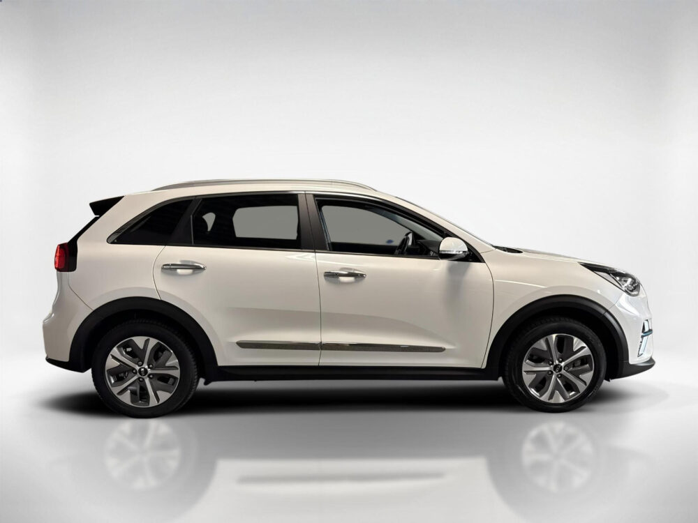56248848-kia-e-niro-dynamicline-64-kwh-carplay-adpt-cruise-carmera-2021