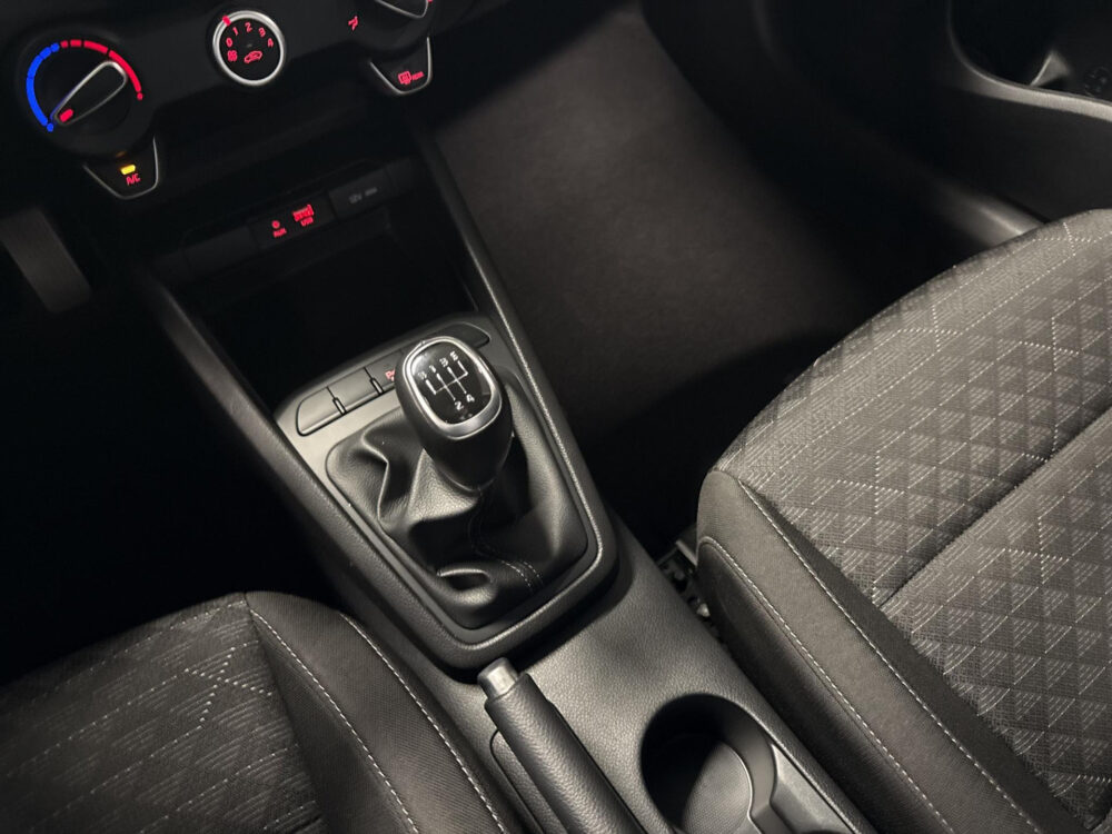 56248878-kia-rio-1-0-tgdi-dynamicline-carplay-cruise-camera-2019