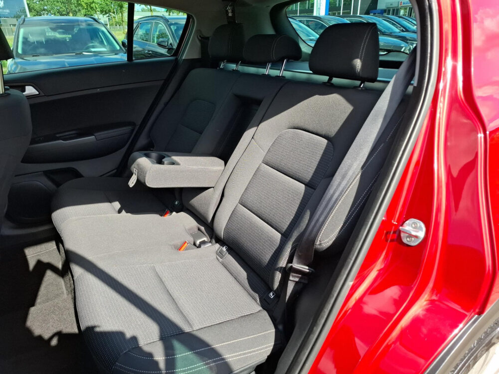 56277518-kia-sportage-1-6-gdi-first-edition-navigatie-cruise-control-17-velgen-climate-control-2017