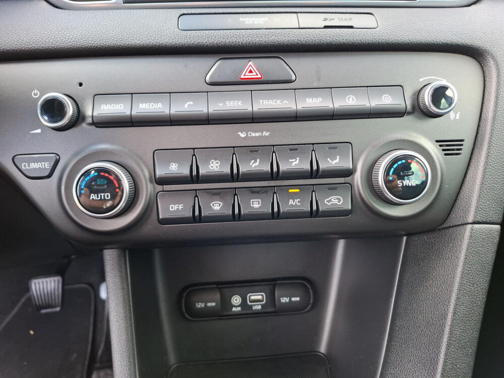 56277518-kia-sportage-1-6-gdi-first-edition-navigatie-cruise-control-17-velgen-climate-control-2017
