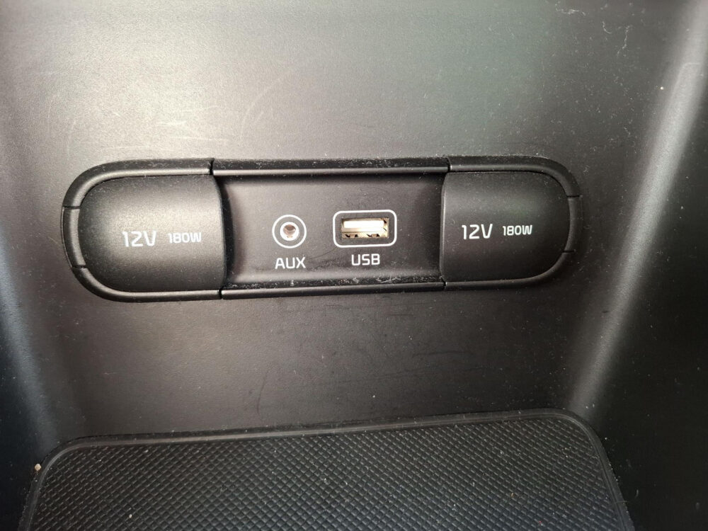 56277518-kia-sportage-1-6-gdi-first-edition-navigatie-cruise-control-17-velgen-climate-control-2017