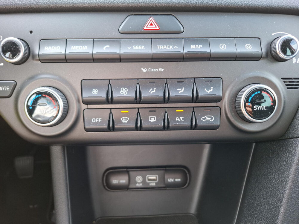 56277518-kia-sportage-1-6-gdi-first-edition-navigatie-cruise-control-17-velgen-climate-control-2017