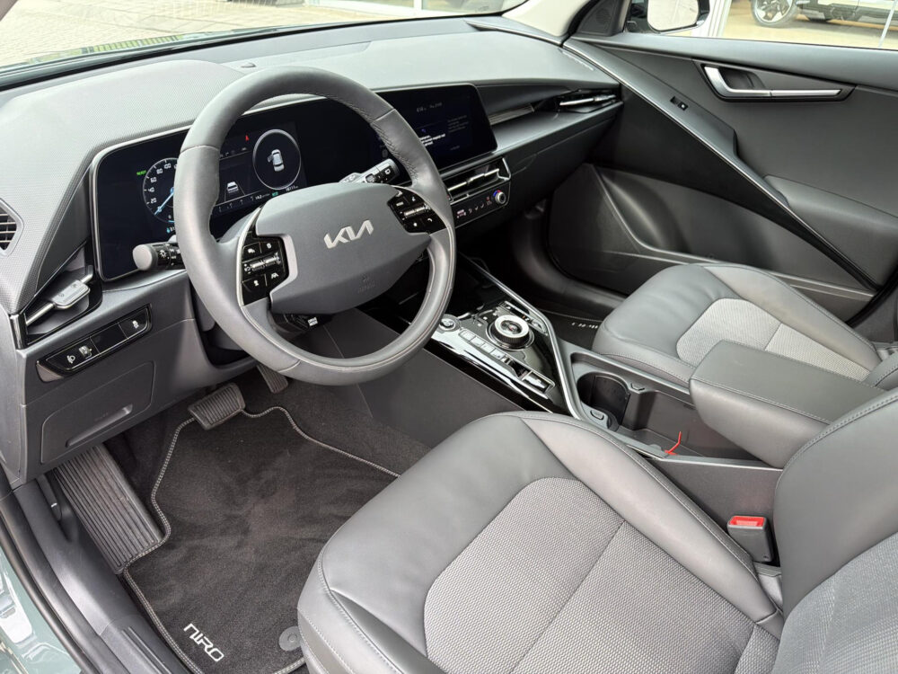 56277587-kia-niro-ev-edition-64-8-kwh-navi-climate-control-apple-carplay-android-auto-2023