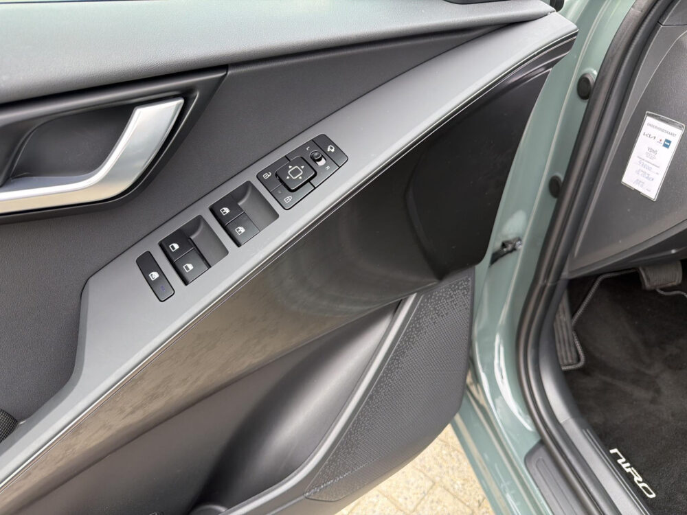 56277587-kia-niro-ev-edition-64-8-kwh-navi-climate-control-apple-carplay-android-auto-2023