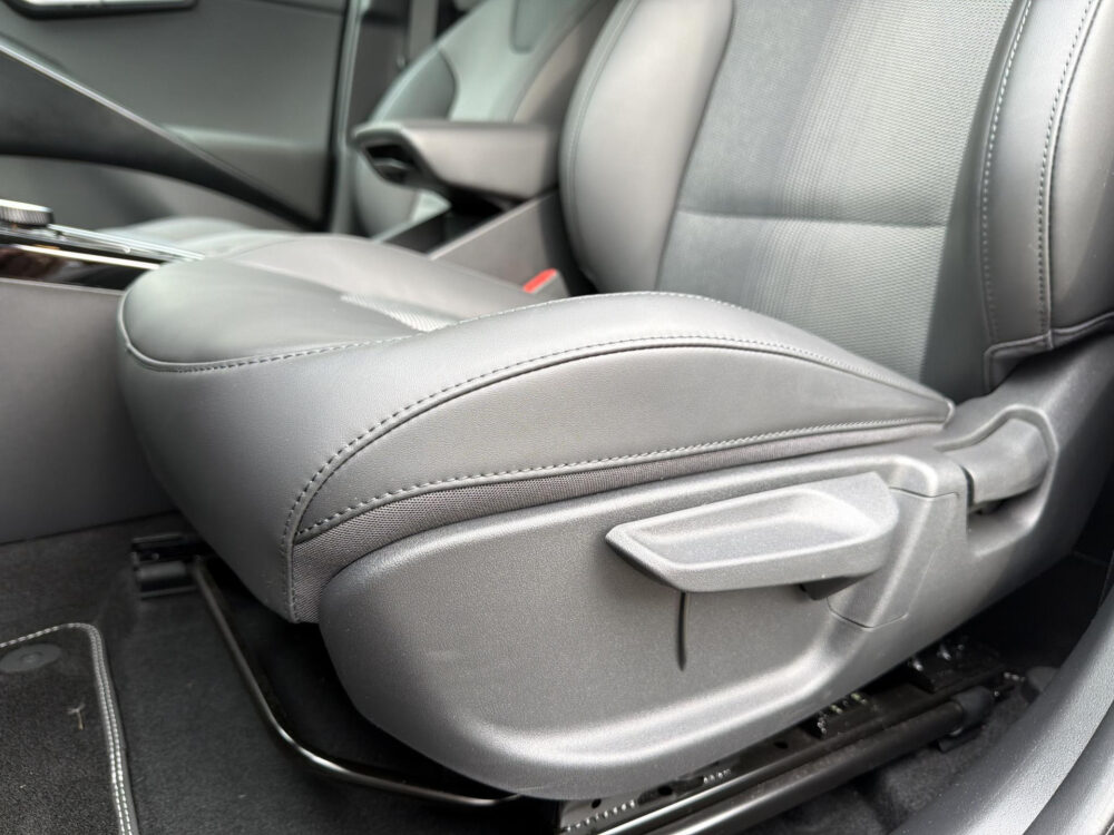 56277587-kia-niro-ev-edition-64-8-kwh-navi-climate-control-apple-carplay-android-auto-2023