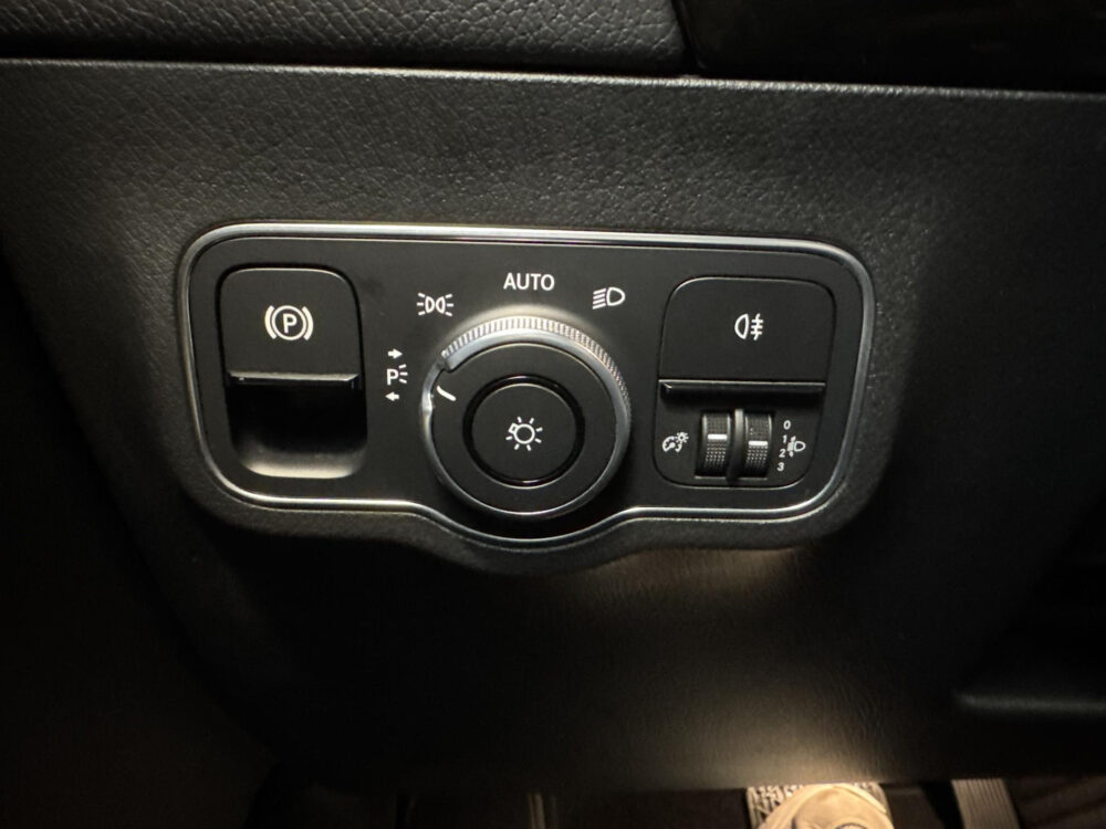 56306286-mercedes-benz-b-klasse-200-business-solution-navigatie-achteruitrijcamera-elektrische-kofferklep-2020
