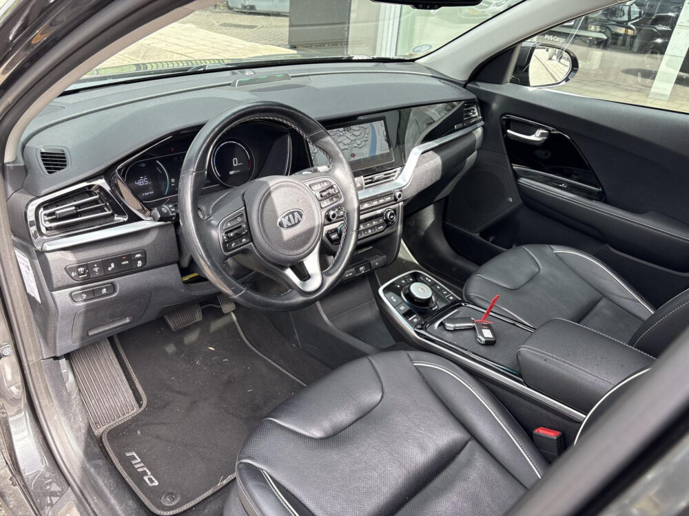 56327011-kia-e-niro-executiveline-64-kwh-1e-eigenaar-trekhaak-2021