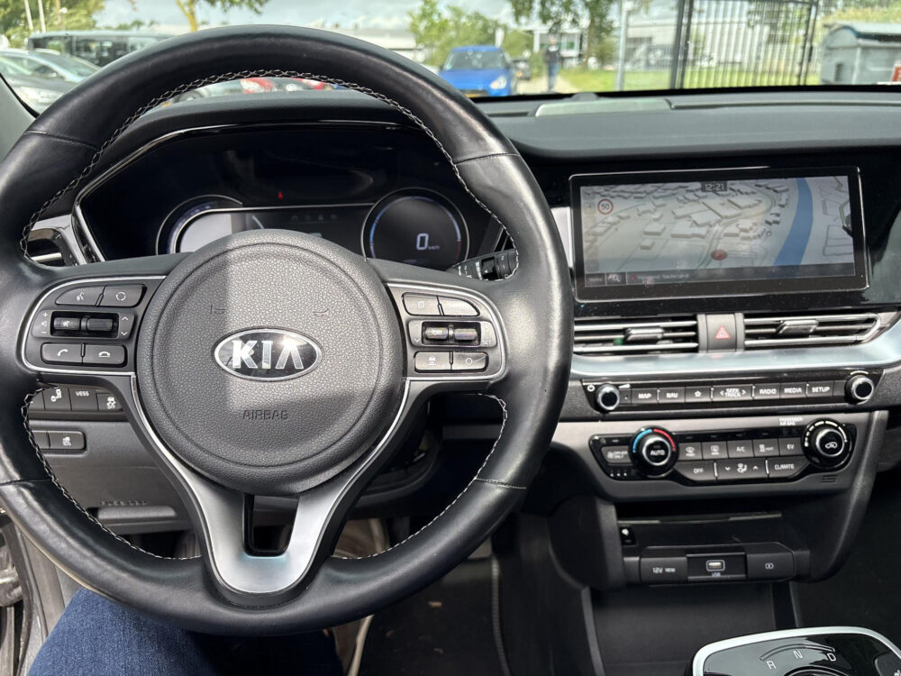 56327011-kia-e-niro-executiveline-64-kwh-1e-eigenaar-trekhaak-2021
