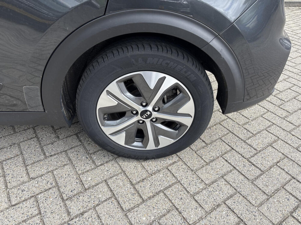 56327011-kia-e-niro-executiveline-64-kwh-1e-eigenaar-trekhaak-2021