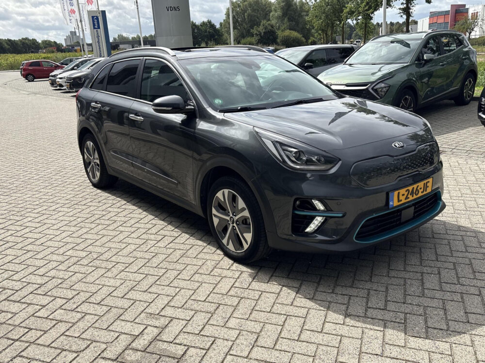 56327011-kia-e-niro-executiveline-64-kwh-1e-eigenaar-trekhaak-2021