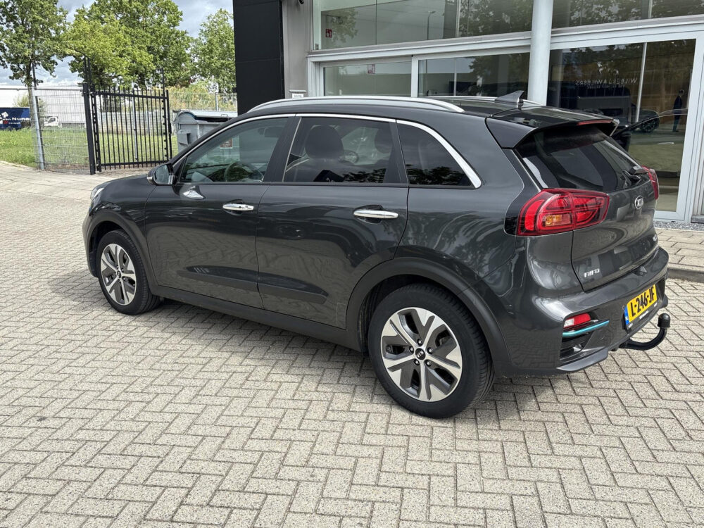 56327011-kia-e-niro-executiveline-64-kwh-1e-eigenaar-trekhaak-2021