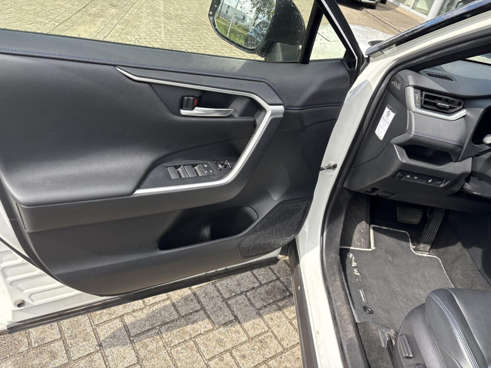 56332547-toyota-rav4-2-5-hybrid-awd-style-trekhaak-in-perfecte-staat-2021