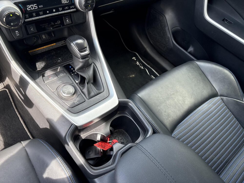 56332547-toyota-rav4-2-5-hybrid-awd-style-trekhaak-in-perfecte-staat-2021