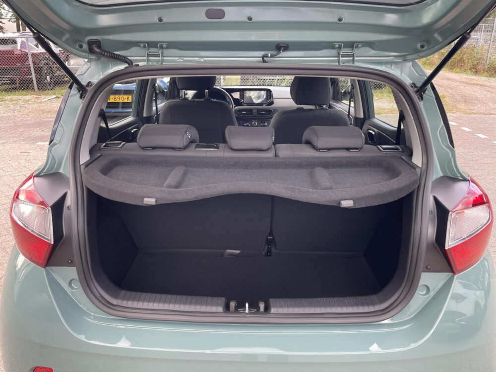 56356565-hyundai-i10-1-0-comfort-smart-5-zits-navigatie-achteruitrijcamera-1e-eigenaar-2023