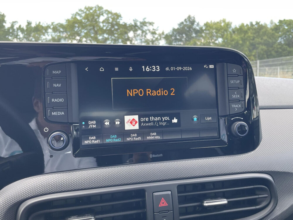 56356565-hyundai-i10-1-0-comfort-smart-5-zits-navigatie-achteruitrijcamera-1e-eigenaar-2023