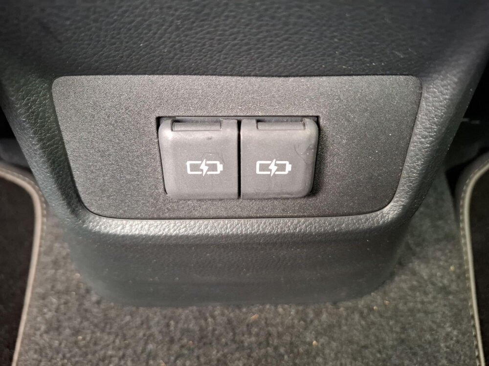 56699755-lexus-lbx-1-5-business-line-2wd-carplay-cruise-adpt-camera-2024