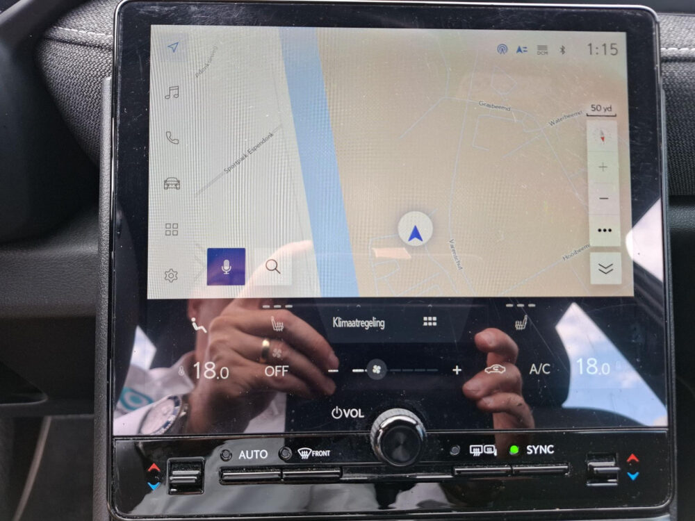 56699755-lexus-lbx-1-5-business-line-2wd-carplay-cruise-adpt-camera-2024