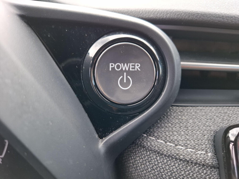 56699755-lexus-lbx-1-5-business-line-2wd-carplay-cruise-adpt-camera-2024