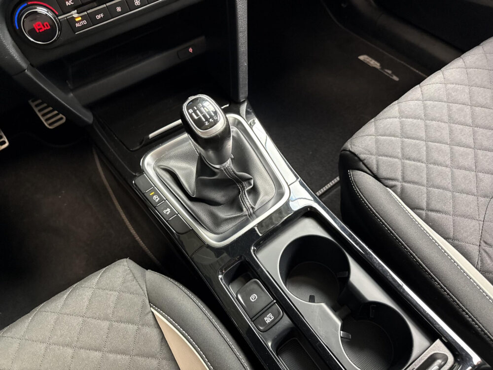 56725937-kia-proceed-1-0-t-gdi-gt-line-carplay-cruise-climate-2019