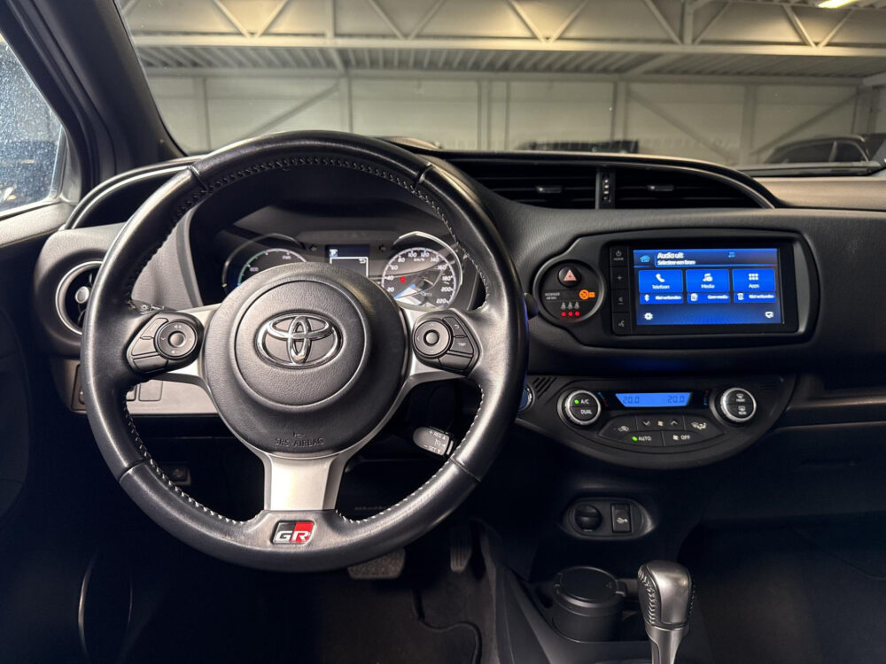 56732648-toyota-yaris-1-5-hybrid-gr-sport-leder-alcantara-cruise-camera-2019
