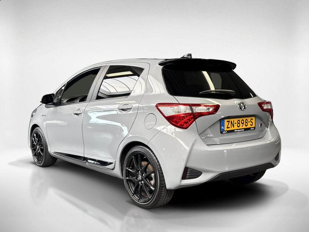56732648-toyota-yaris-1-5-hybrid-gr-sport-leder-alcantara-cruise-camera-2019
