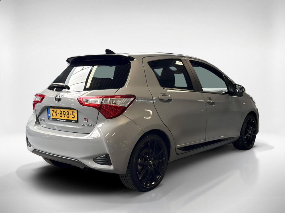 56732648-toyota-yaris-1-5-hybrid-gr-sport-leder-alcantara-cruise-camera-2019