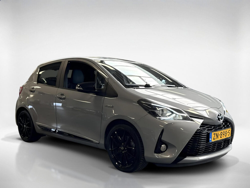 56732648-toyota-yaris-1-5-hybrid-gr-sport-leder-alcantara-cruise-camera-2019