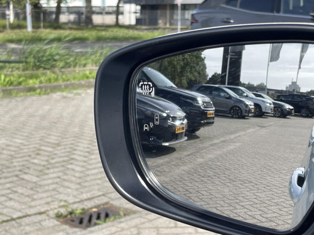 56809156-suzuki-swift-1-2-select-smart-hybrid-garantie-tot-2034-dode-hoek-achteruitrijcamera-cruise-2024