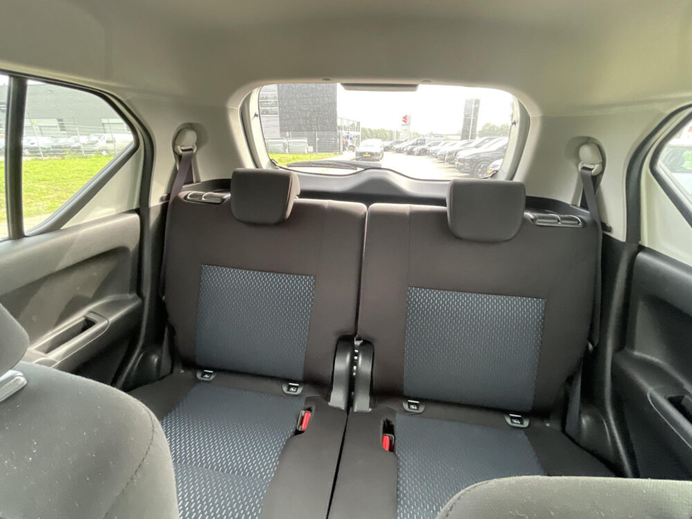 56809561-suzuki-ignis-1-2-smart-hybrid-select-garantie-tot-2033-achteruitrijcamera-carplay-2023