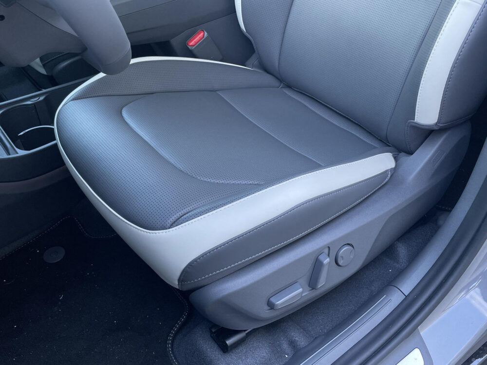 56852440-kia-ev3-gt-line-business-edition-81-4-kwh-stoel-stuur-verwarming-19-gt-velgen-sfeerverlichting-2026