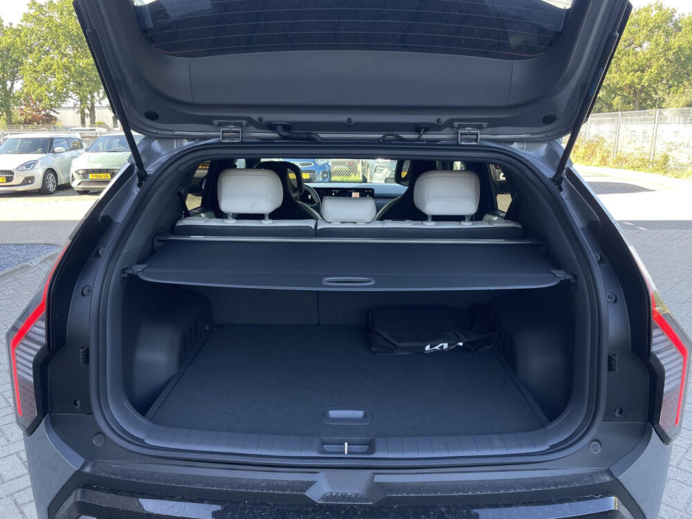 56852440-kia-ev3-gt-line-business-edition-81-4-kwh-stoel-stuur-verwarming-19-gt-velgen-sfeerverlichting-2026