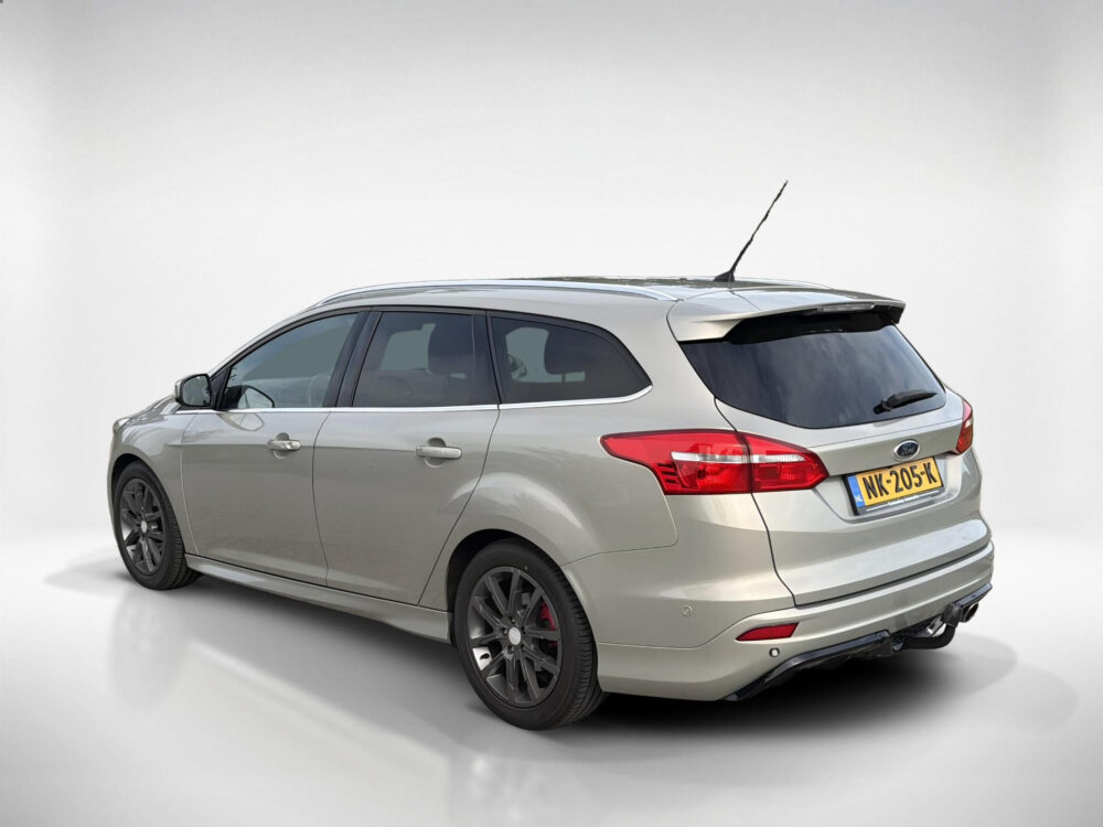 57067501-ford-focus-wagon-1-5-titanium-navi-trekhaak-lichtmetaal-zeer-mooie-auto-2017