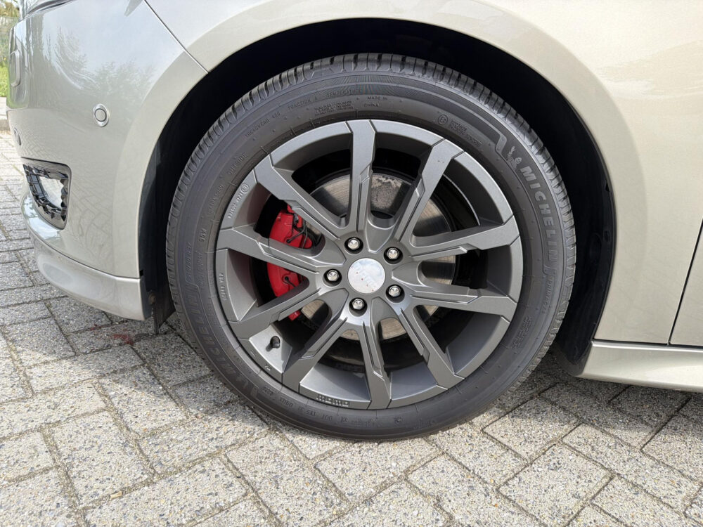 57067501-ford-focus-wagon-1-5-titanium-navi-trekhaak-lichtmetaal-zeer-mooie-auto-2017