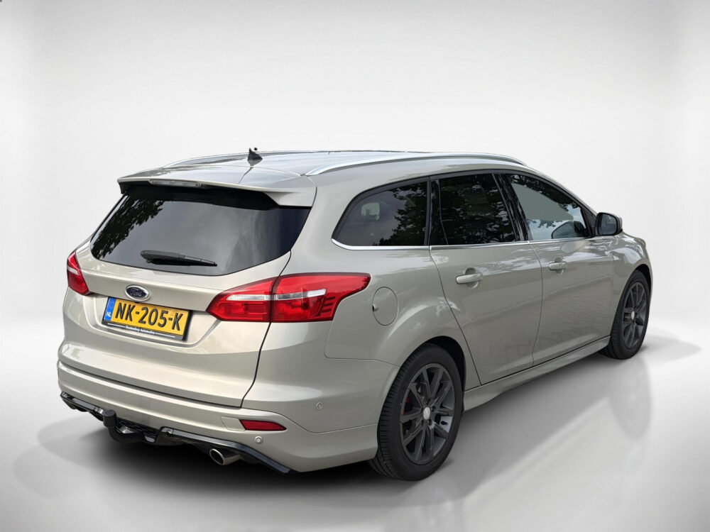 57067501-ford-focus-wagon-1-5-titanium-navi-trekhaak-lichtmetaal-zeer-mooie-auto-2017