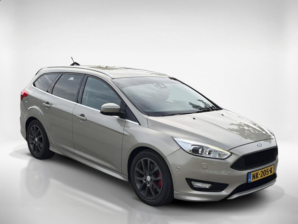 57067501-ford-focus-wagon-1-5-titanium-navi-trekhaak-lichtmetaal-zeer-mooie-auto-2017