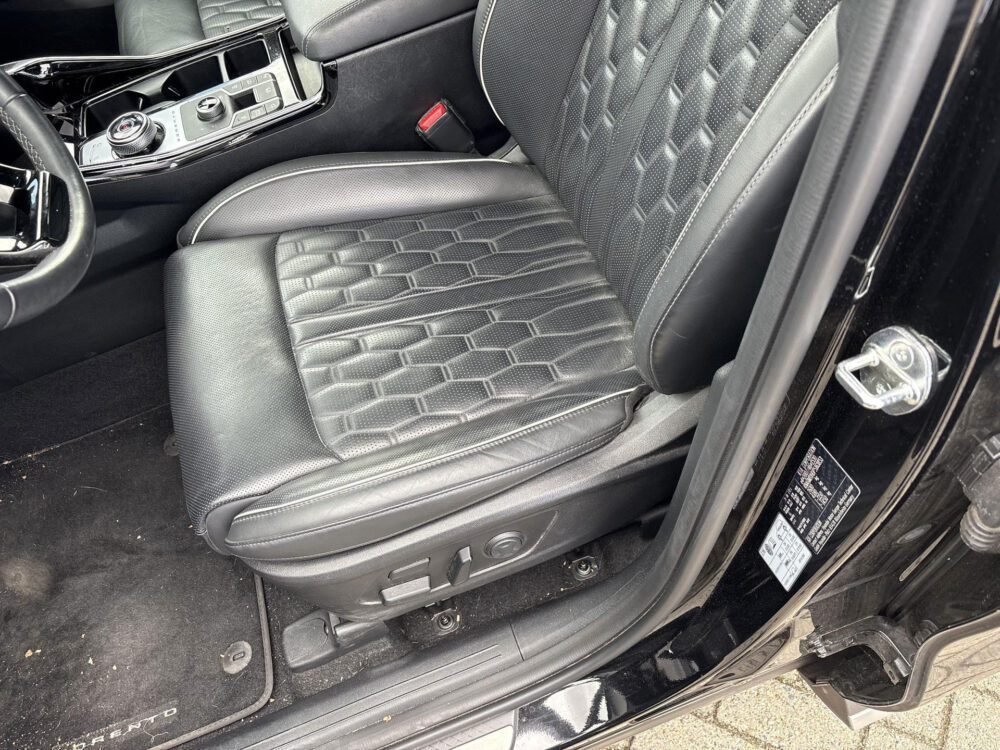 57316527-kia-sorento-1-6-t-gdi-plug-in-hybrid-4wd-executiveline-7p-1e-eigenaar-dealeronderhouden-2023