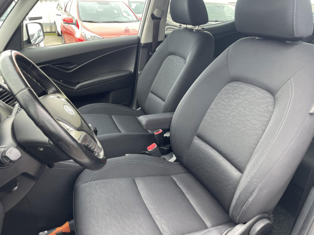 57324136-hyundai-ix20-1-4i-go-navigatie-achteruitrijcamera-2015