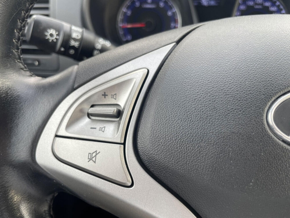 57324136-hyundai-ix20-1-4i-go-navigatie-achteruitrijcamera-2015