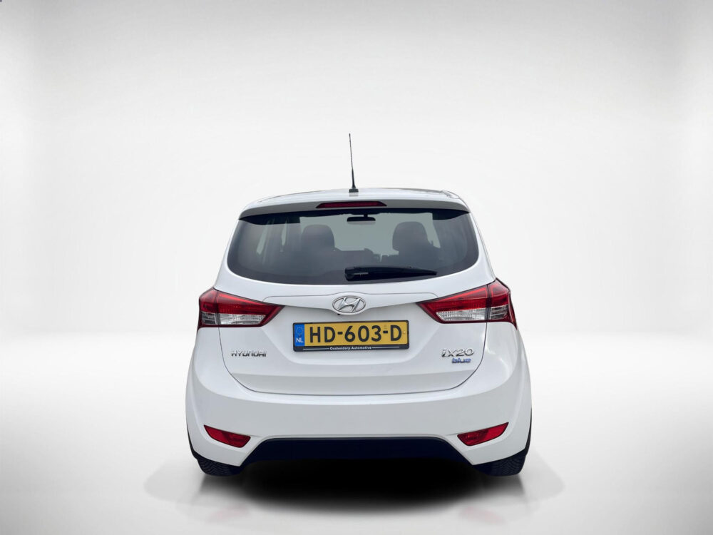 57324136-hyundai-ix20-1-4i-go-navigatie-achteruitrijcamera-2015