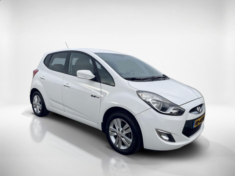 57324136-hyundai-ix20-1-4i-go-navigatie-achteruitrijcamera-2015