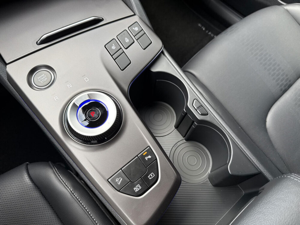 57390415-kia-sportage-1-6-t-gdi-hybrid-black-edition-advanced-informeer-naar-de-beschikbaarheid-2026