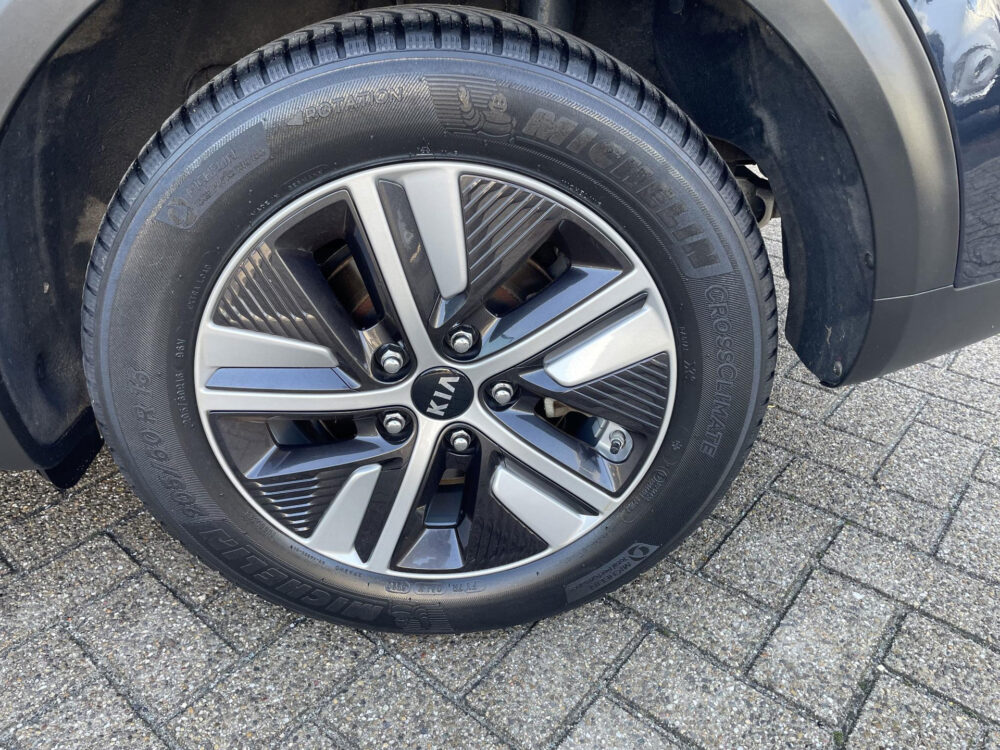 57418381-kia-niro-1-6-gdi-hybrid-dynamicline-afneembare-trekhaak-cruise-control-navigatie-2020