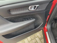 57533260-volvo-xc40-1-5-t5-recharge-r-design-stoelverwarming-achteruitrijcamera-applecarplay-2020