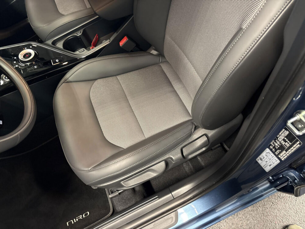 57554296-kia-niro-1-6-gdi-hybrid-dynamicline-half-leder-adaptieve-cruise-2026