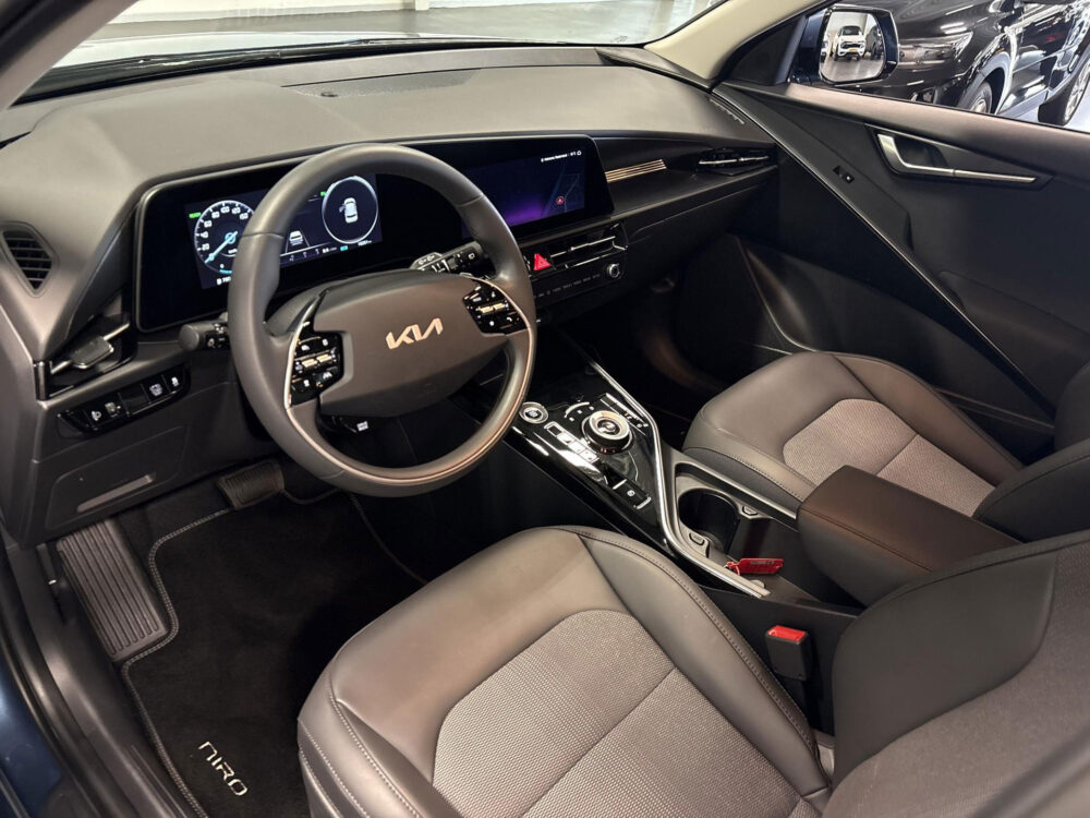 57554296-kia-niro-1-6-gdi-hybrid-dynamicline-half-leder-adaptieve-cruise-2026