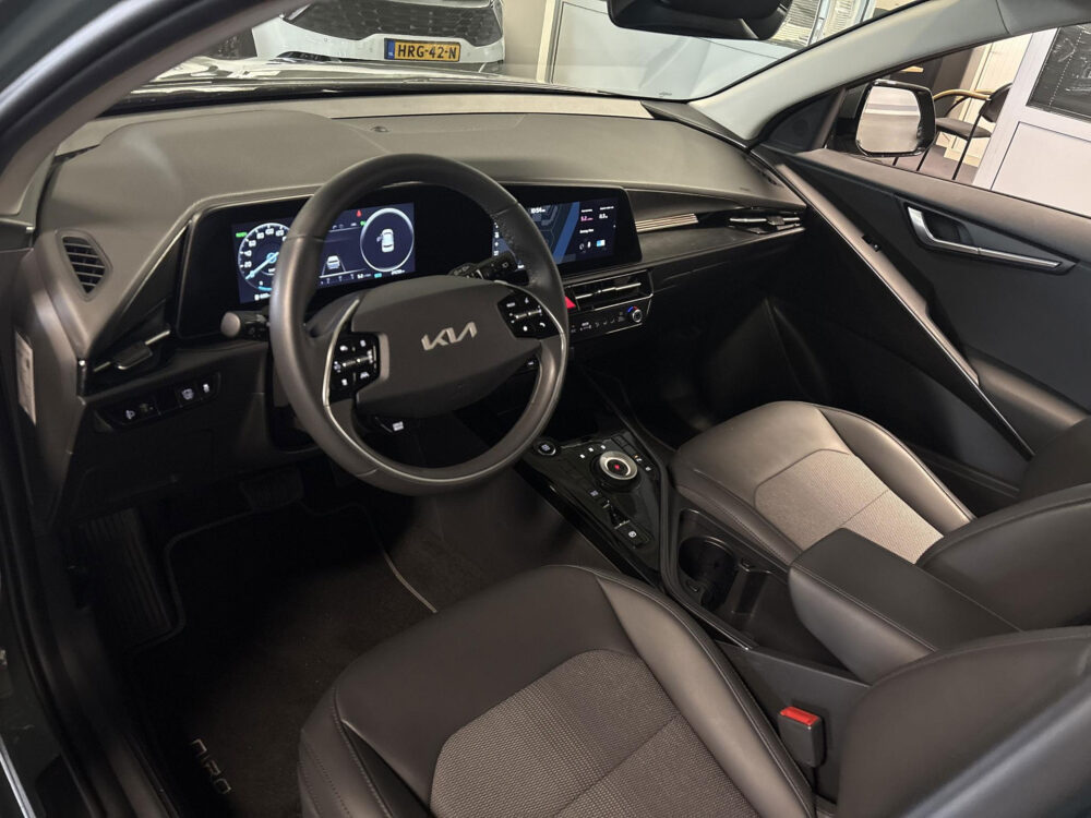 57716527-kia-niro-1-6-gdi-hybrid-dynamicline-half-leder-pdv-voor-en-achter-camera-navi-2026